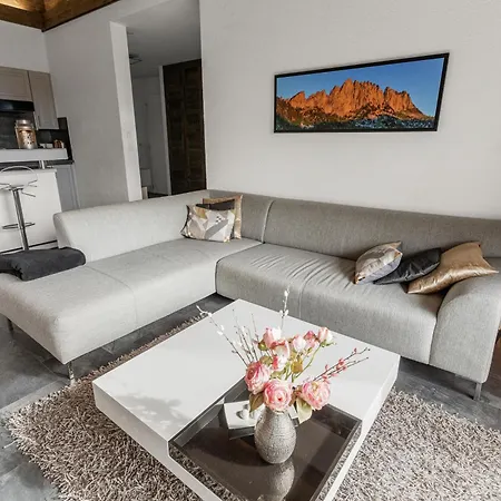 6 Pers, Grand Renove Avec Balcon, Vue & Parking * Crans-Montana