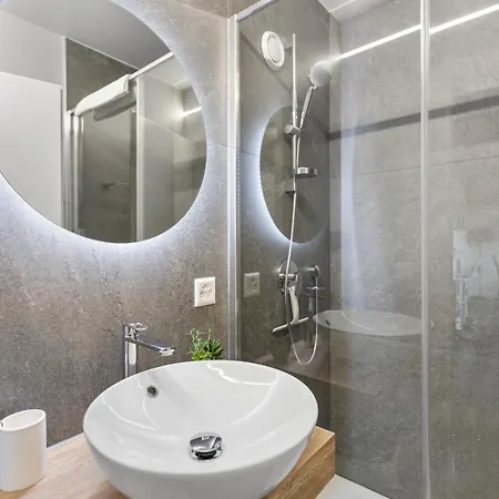 6 Pers, Grand Renove Avec Balcon, Vue & Parking Apartament Crans-Montana