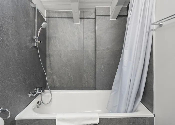 شقة 6 Pers, Grand Renove Avec Balcon, Vue & Parking